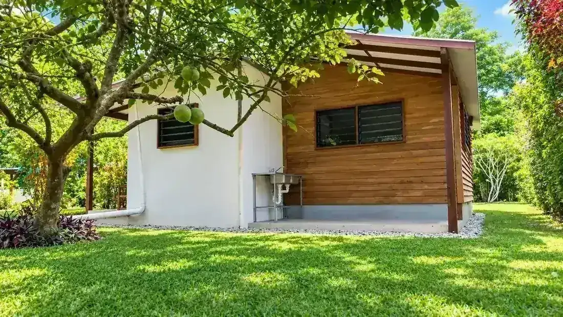 Family House · Side