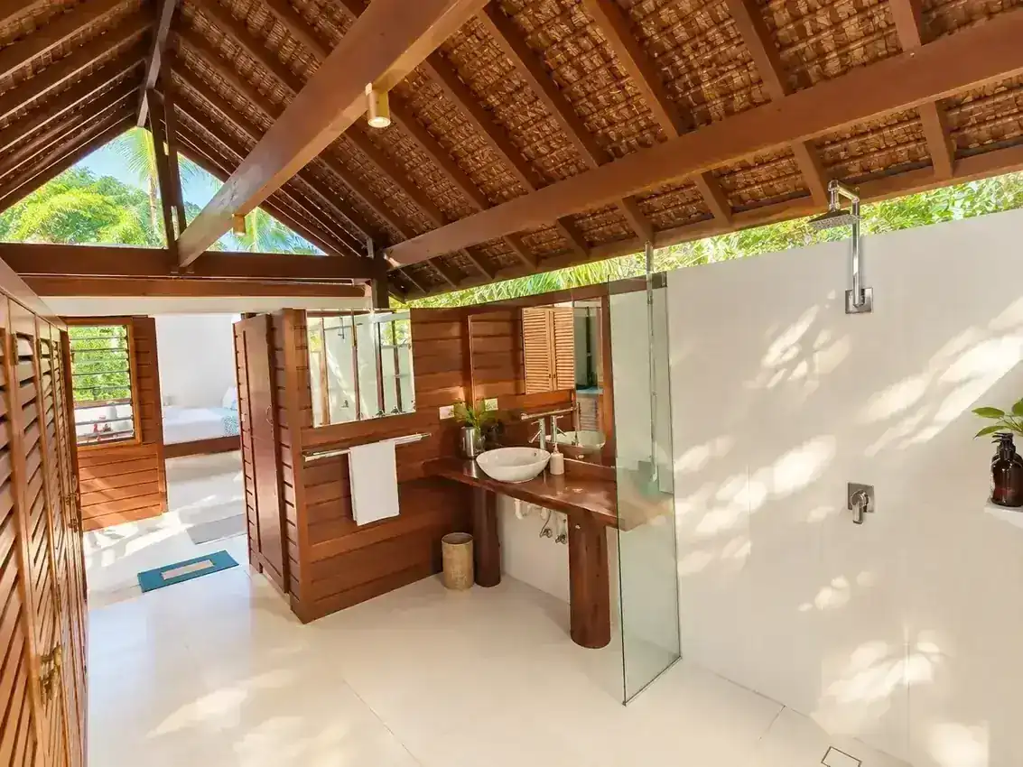 Beach Bungalow · Bathroom